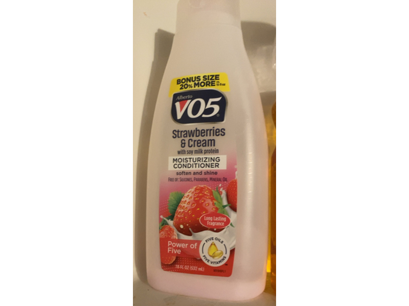 Vo5 Moisturizing Conditioner, Strawberries & Cream, 18 fl oz/532 mL