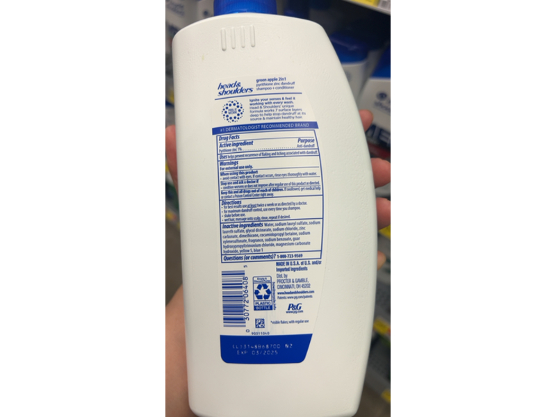 Head and Shoulders 2 in 1 Dandruff Shampoo & Conditioner, Green Apple, 28.2 fl oz/835 mL