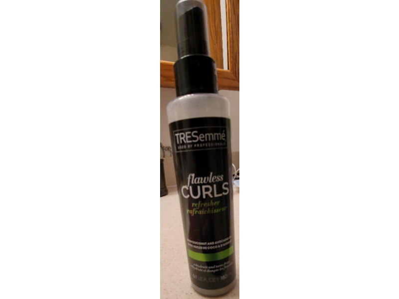 Tresemme Flowless Curls Refresh Leave-In Conditioner Spray, Coconut Oil, 6.1 fl oz/180 mL