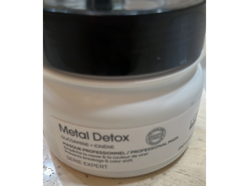 L’Oreal Professionnel Paris Metal Detox Professional Mask, 8.5 fl oz/250 mL