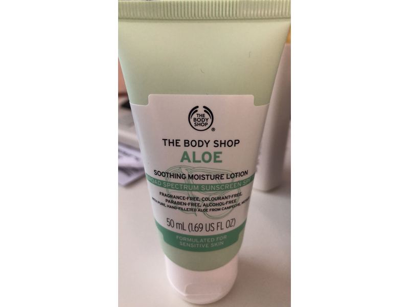 The Body Shop Soothing Moisture Lotion, Aloe, SPF 15, 1.69 fl oz/50 mL