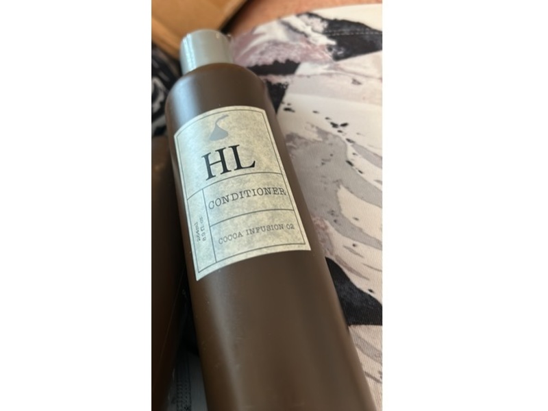 Hershey Lodge Conditioner, Cocoa Infusion 02, 8.9 fl oz/264 mL