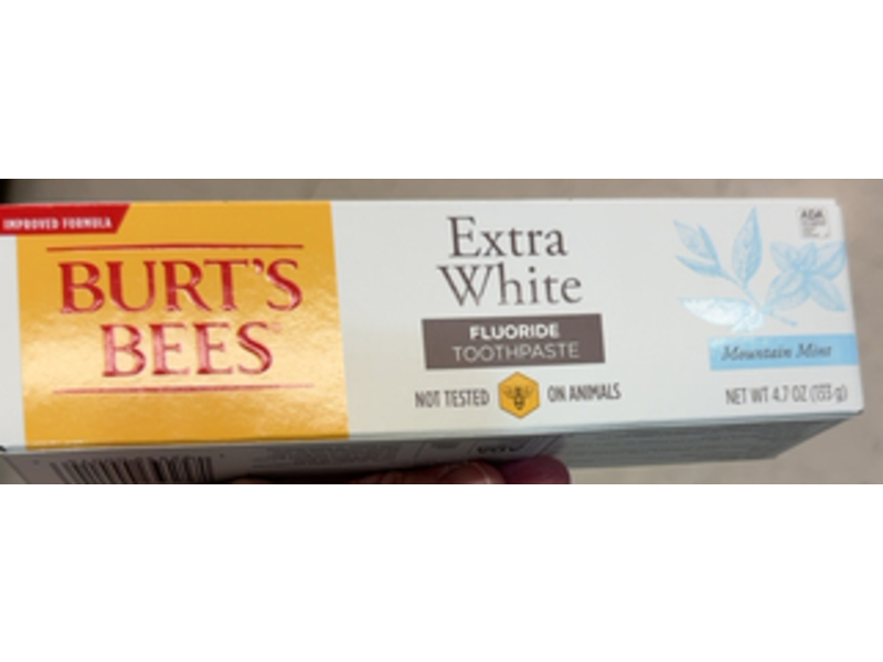 Burt's Bees Extra White Fluoride Toothpaste, Mountain Mint, 4.7 oz/133 g