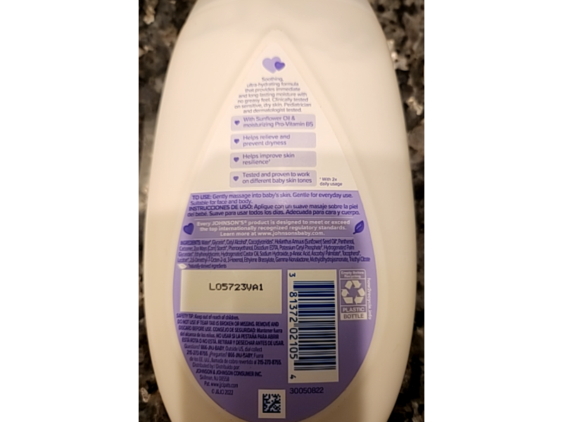 Johnson's Sensitive Care Face & Body Cream, Lightly scented, 13.6 fl oz/400 mL