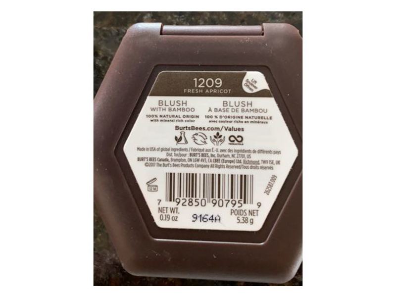 Burt's Bess Blush, 1209 Fresh Apricot, 0.19 oz/5.38 g