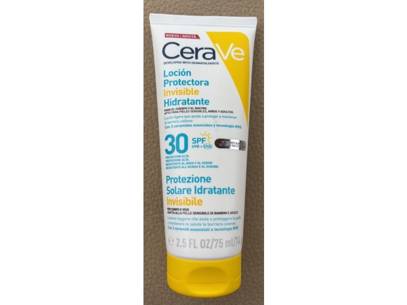 CeraVe Invisible Hydrating Sunscreen Lotion, SPF 30, 2.5 fl oz/75 mL