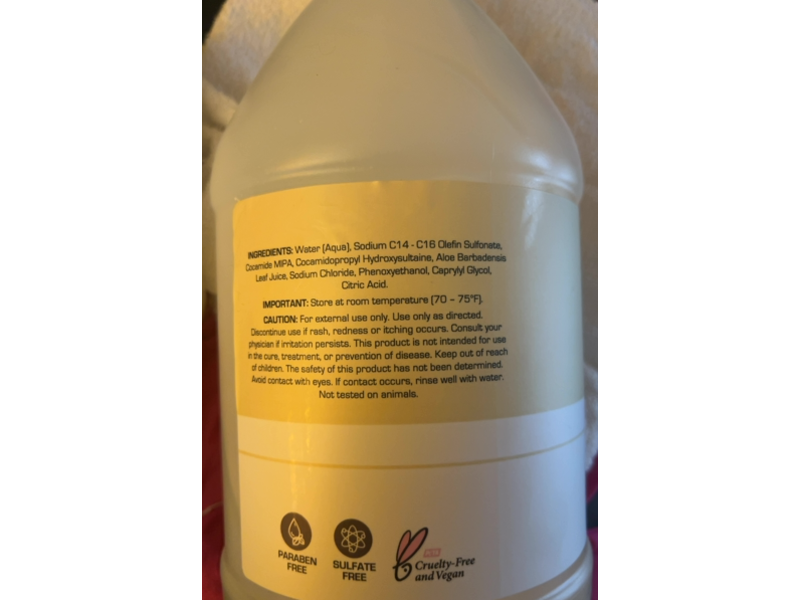 Ginger Lily Farms Club & Fitness Moisturizing Shampoo, Fragrance-Free, 128 fl oz/3.78 L