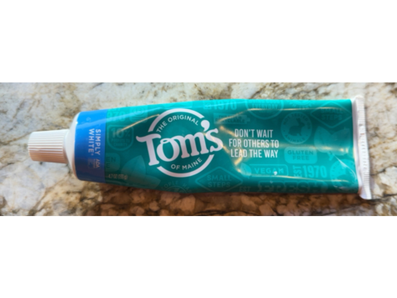 Tom's Of Maine Simply White Toothpaste, Clean Mint, 4.7 oz/133 g