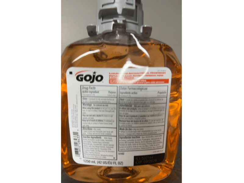 Gojo Luxury Antibacterial Foam Handwash, Fresh Fruit, 42 fl oz/1250 mL, pack of 4