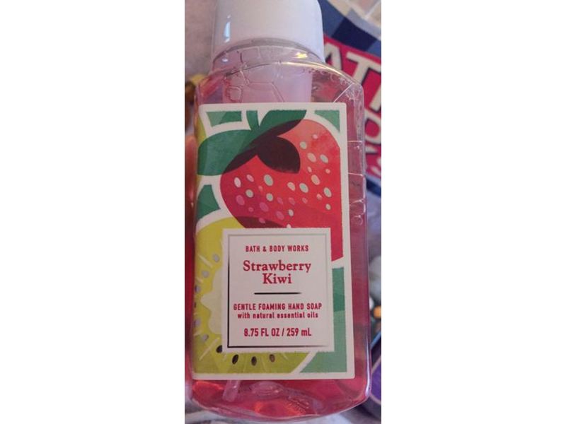 Bath & Body Works Gentle Foaming Hand Soap, Strawberry Kiwi, 8.75 fl oz/259 mL