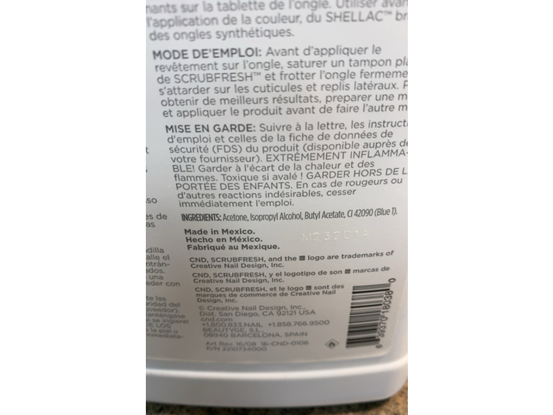 CND Service Essentials Scrub Fresh Nail Surface Cleanser, 32 fl oz/946 mL