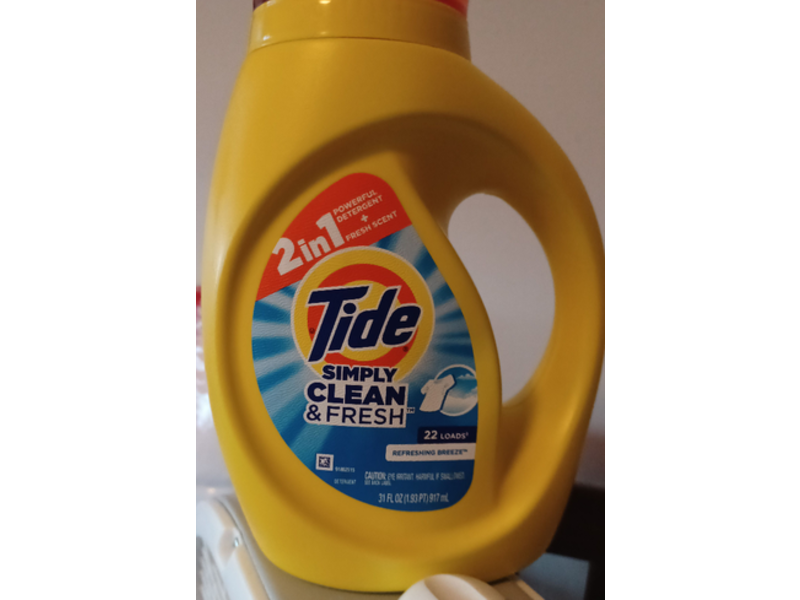 Tide Simply Clean & Fresh Laundry Detergent, Refreshing Breeze, 22 Loads, 31 fl oz/917 mL