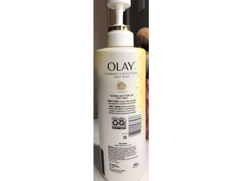 Olay Cleansing & Brightening Body Wash, Vitamin B3 + Vitamin C, 17.9 fl oz/530 mL, Pack Of 4