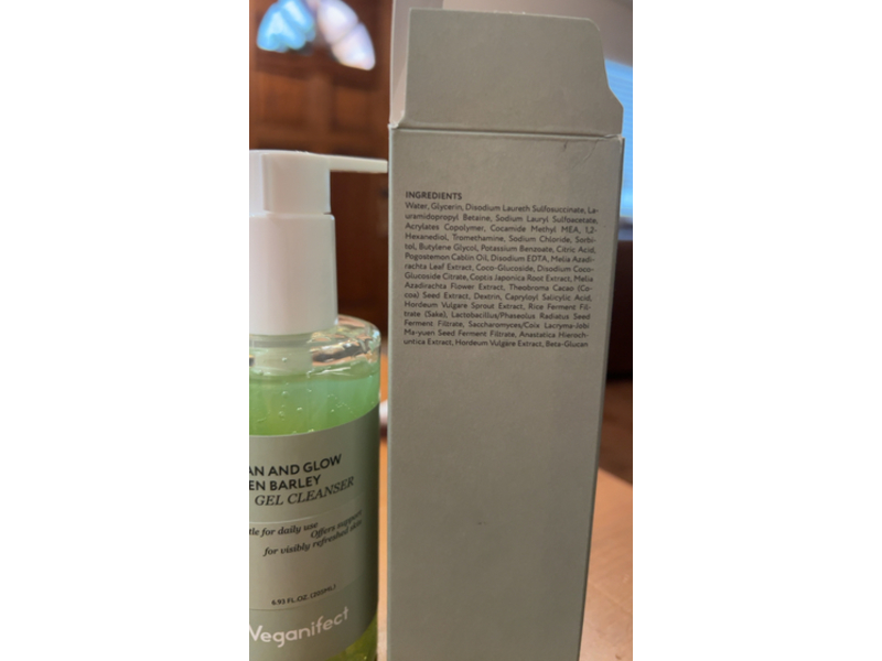 Veganifect Clean And Glow Green Barley Gel Cleanser, 6.93 fl oz/205 mL