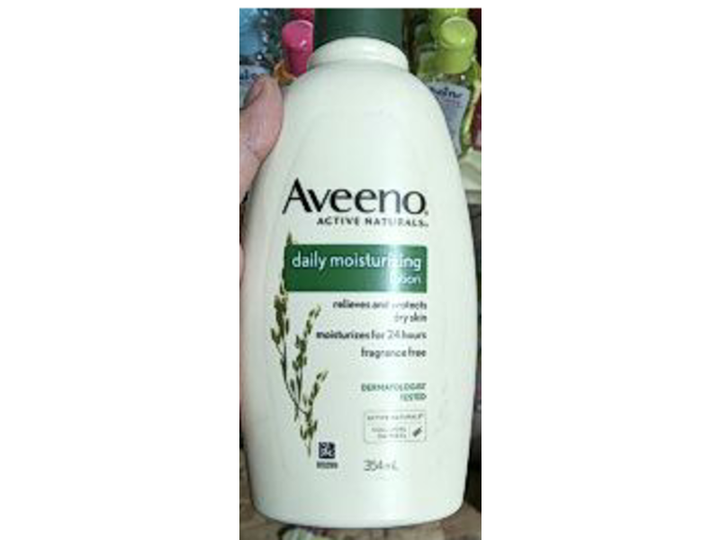 Aveeno Active Naturals Daily Moisturizing Lotion, Fragrance Free, 12 fl oz/354 mL