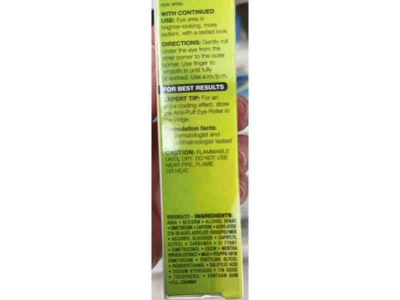 Garnier Skinactive Clearly Brighter Anti-Puff Eye Roller, 15 mL