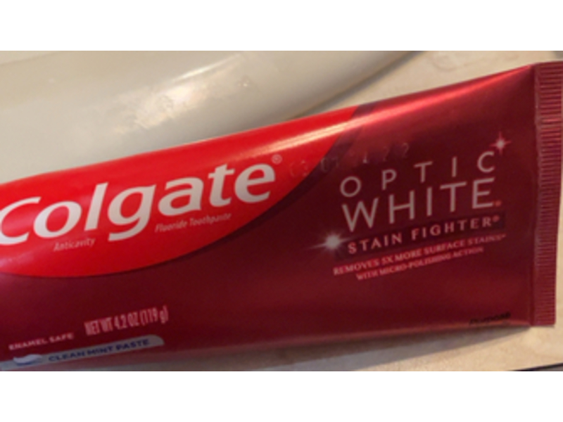 Colgate Optic White Stain Fighter Toothpaste, Clean Mint Paste, 4.2 oz/119g