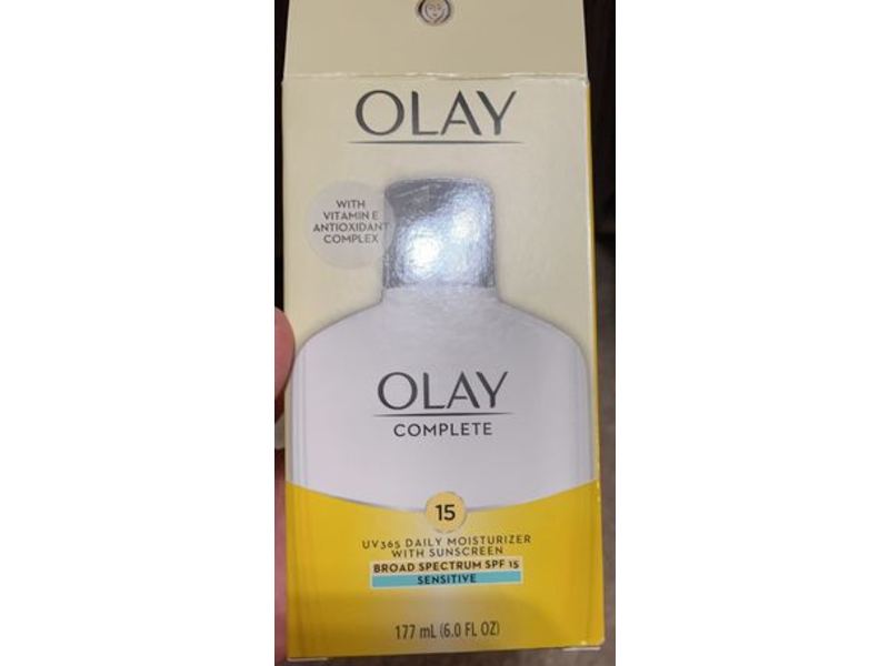 Olay Complete Daily Moisturizer, Sensitive, SPF 15, 6 fl oz/177 mL
