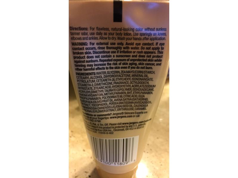 Jergens Natural Glow Revitalizing Daily Body Moisturizer, Fair to Med, 2 oz