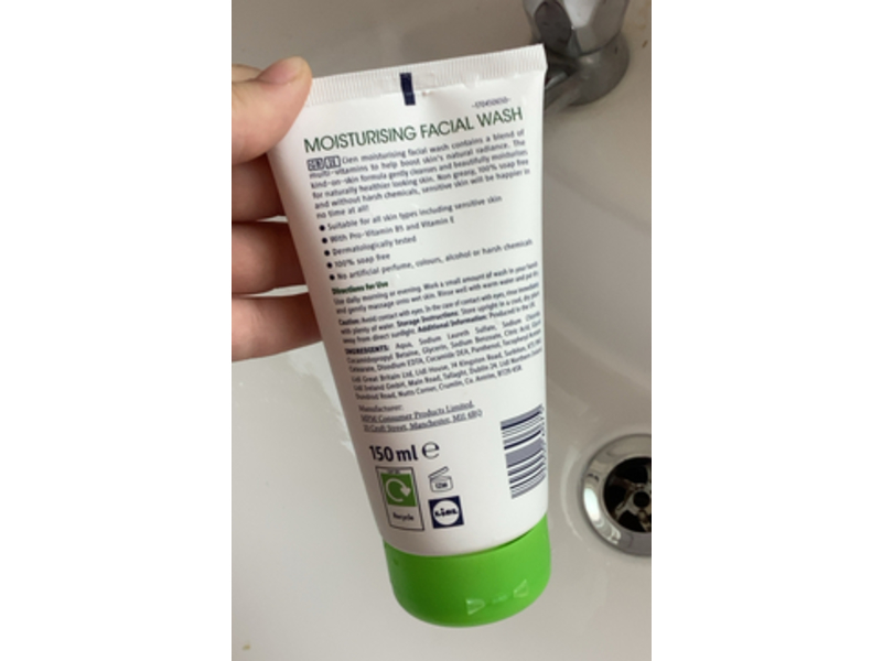 Cien Moisturizing Facial Wash, Pro-Vitamin B5 & Vitamin E, 150 mL