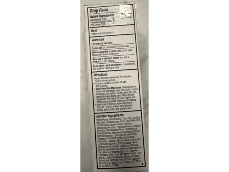 Rare Beauty Positive Light Tinted Moisturizer, SPF 20, 14W, 1 fl oz/30 mL