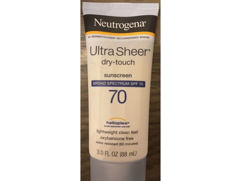 Neutrogena Ultra Sheer Dry-Touch Sunscreen Lotion, SPF 70, Oxybenzone Free, 3.0 fl oz/88 mL