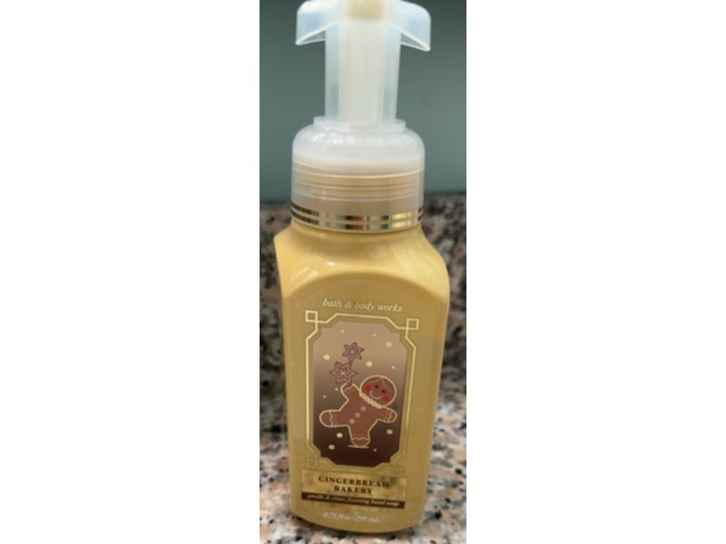 Bath & Body Works Foaming Hand Soap, Gingerbread Bakery, 8.75 fl oz/259 mL