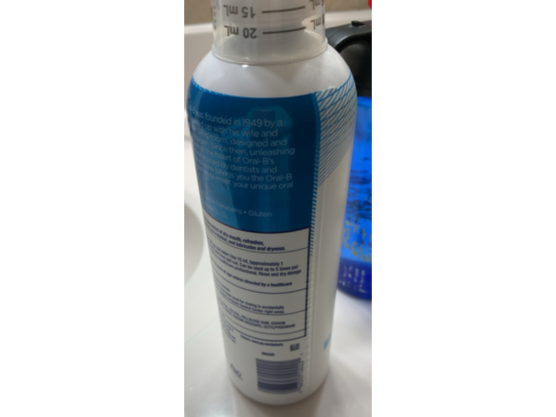 Oral-B Dry Mouth Oral Rinse Mouthwash, Moisturizing Mint, 16 fl oz/475 mL