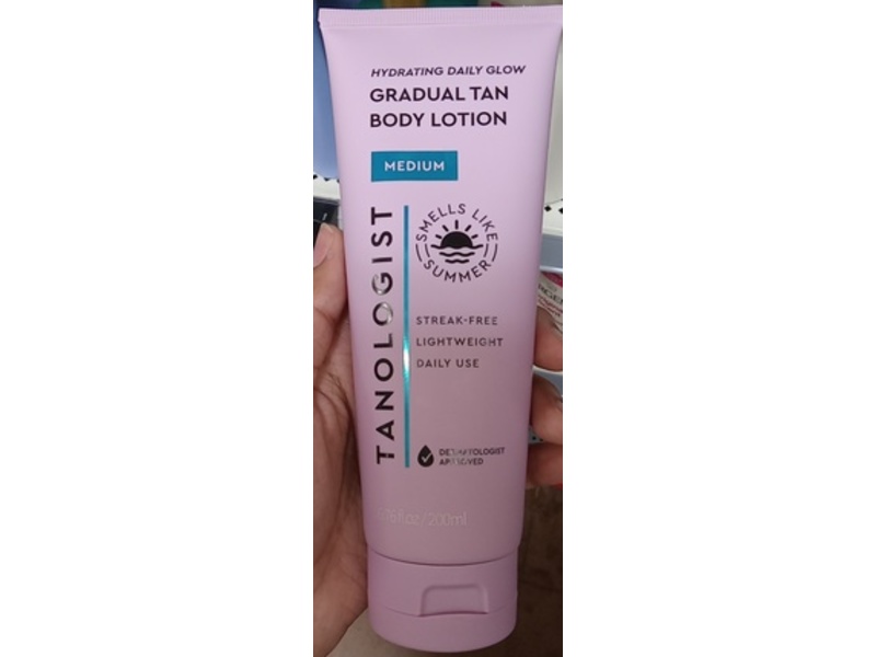 Tanologist Hydrating Daily Glow Gradual Tan Body Lotion, Medium, 6.76 fl oz/200 mL
