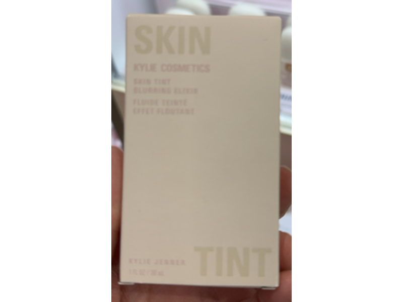 Kylie Cosmetics Blurring Elixir Skin Tint, 3W, 1 fl oz/30 mL
