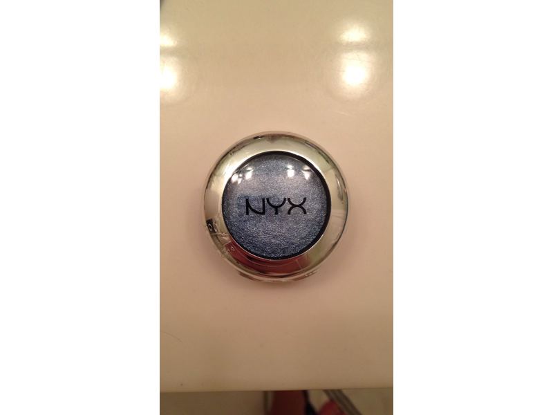 NYX Professional Makeup Prismatic Eyeshadow, Blue Jeans, 0.043 oz/1.24