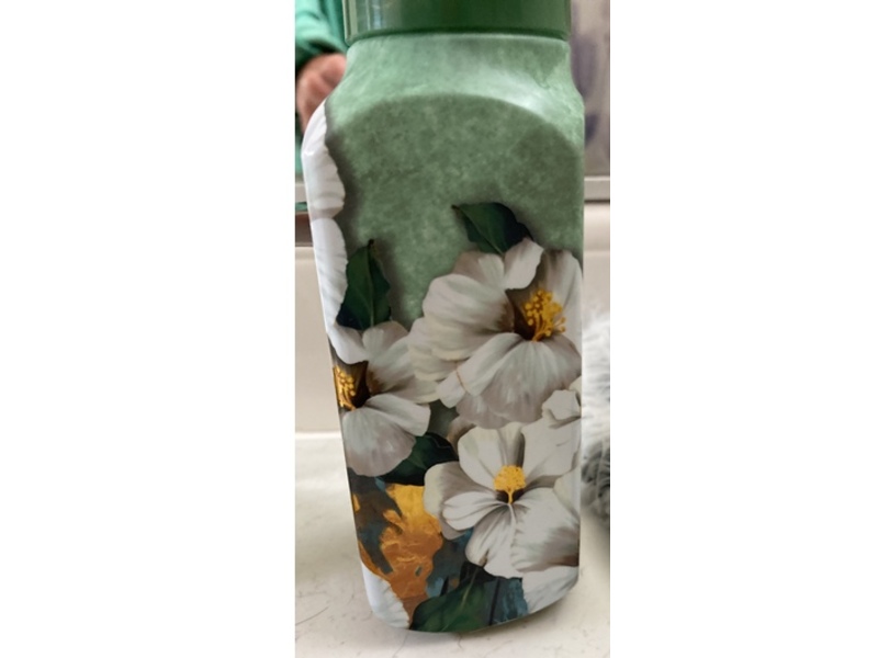 Bath & Body Works Gentle & Clean Foaming Hand Soap, Backyard Honeysuckle, 8.75 fl oz/259 mL