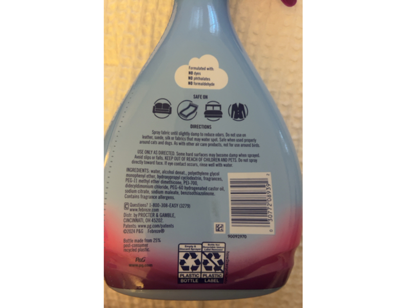 Fabreze Fabric Refresher, Gain Moonlight Breeze, 23.6 fl oz/700 mL