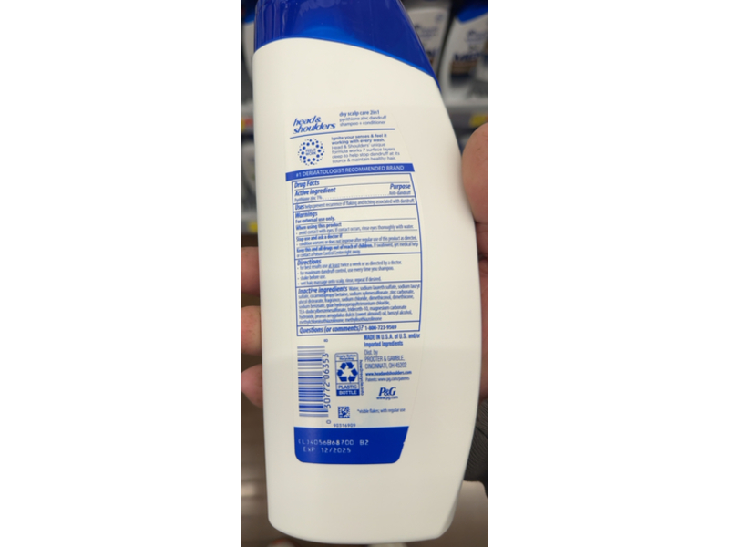 Head & Shoulders Dry Scalp Care 2 in 1 Dandruff Shampoo + Conditioner, Almond Oil, 20.7 fl oz/613 mL