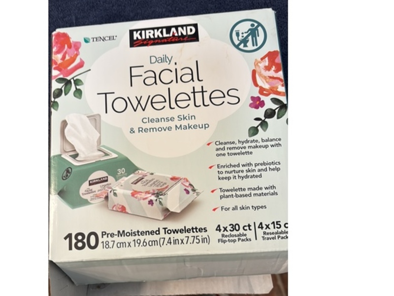 Kirkland Signature Daily Facial Pre-Moistened Towelettes, 180 Count