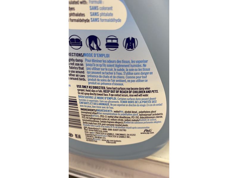 Febreze Fabric Refresher, Fresh Twist Cranberry, 27 fl oz/800 mL