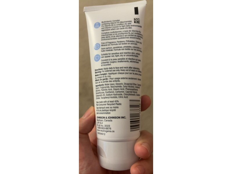 Neutrogena Daily Facial Moisturizer, Pro Vitamin B5 + Vitamin E & Niacinamide, 3.4 fl oz/100 mL