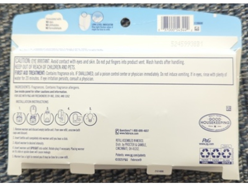 Febreze Plug-In Air Freshener Scented Oil Refill, Linen & Sky Scent, 0.87 fl oz/26 mL, 3 Count