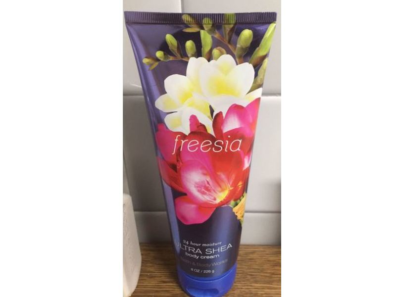 Bath & Body Works Ultra Shea Body Cream, Freesia, 8 oz/226 g