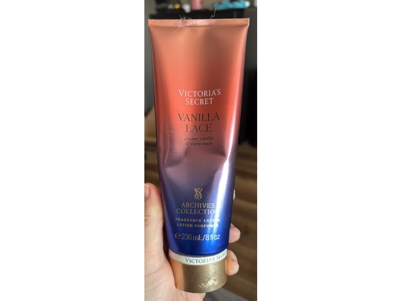 Victoria's Secret Fragrance Lotion, Vanilla Lace, 8 fl oz/236 mL