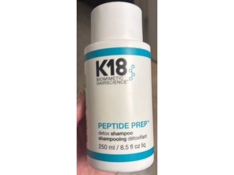 K18 Biomimetic HairScience Peptide Prep Detox Shampoo, 8.5 fl oz/250 mL.