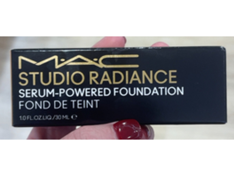 M.A.C Studio Radiance Serum-Powered Foundation, NW22, 1.0 fl oz/30 mL