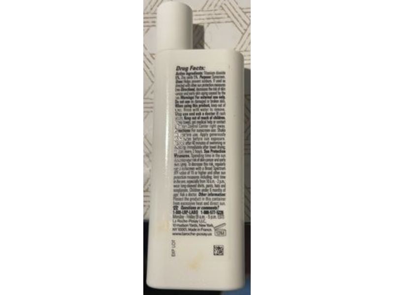 La Roche-Posay Anthelios Light Fluid Sunscreen, SPF 50, Mineral, 1.7 fl oz/50 mL