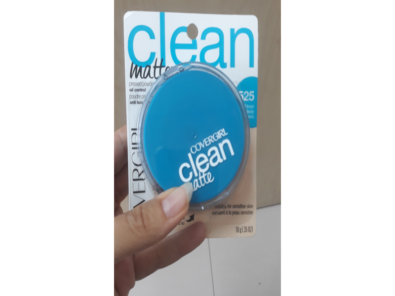CoverGirl Clean Pressed Powder, 525 Buff Beige, 0.35 oz/10 g
