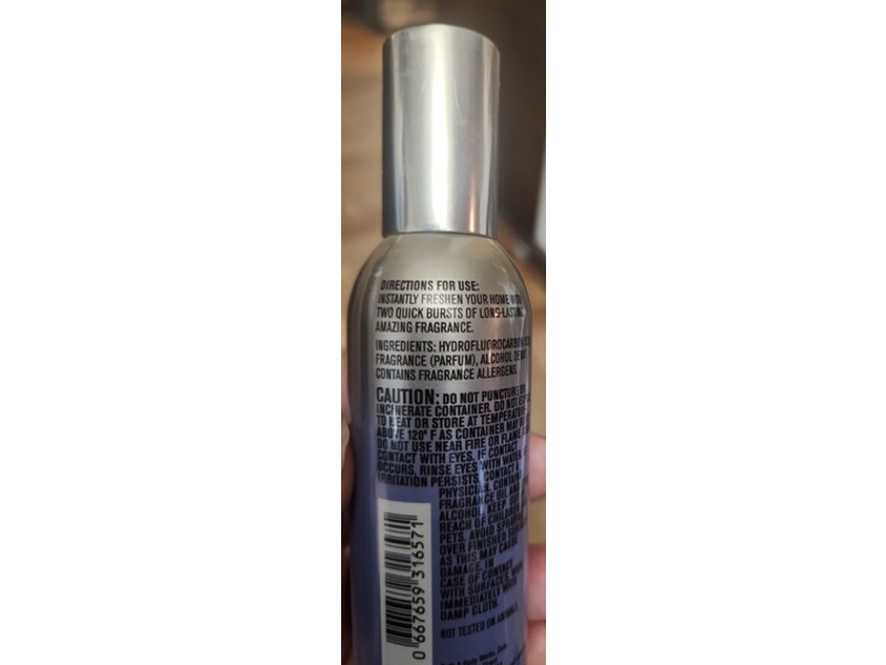 Bath & Body Works White Barn Laundry Day Concentrated Room Spray, Soft Lavender Waver, Vanilla Sea Foam, Coconut Water, 1.5 oz/42.5 g