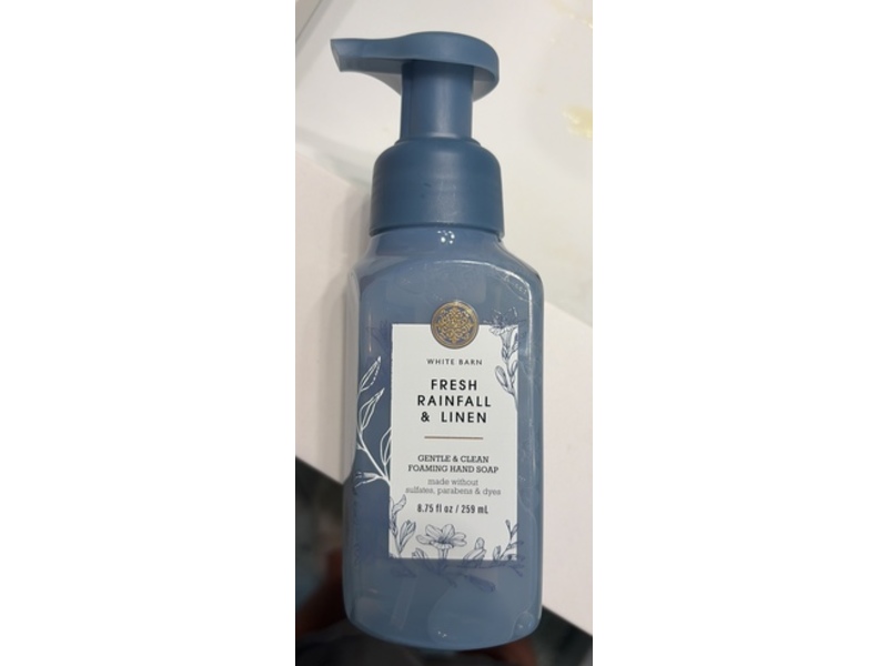 Bath & Body Works White Barn Gentle & Clean Foaming Hand Soap, Fresh Rainfall & Linen, 8.75 fl oz/259 mL