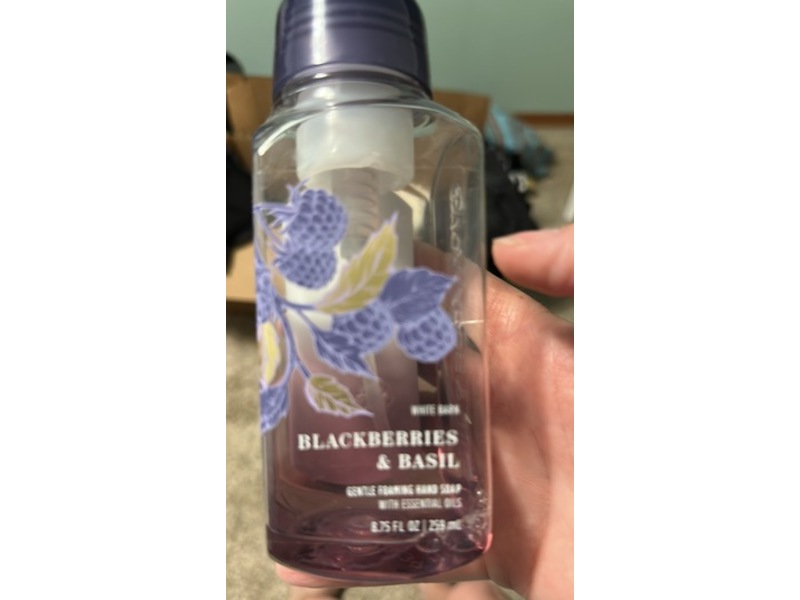 Bath & Body Works Gentle Cleansing Soap, Blackberries & Basil, 8.75 fl oz/259 mL