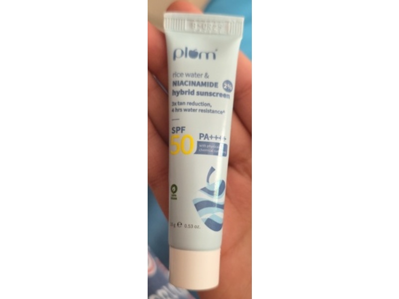 Plum Hybrid Sunscreen, Rice Water & Niacinamide 2%, SPF 50 PA++++, 0.53 oz/15 g