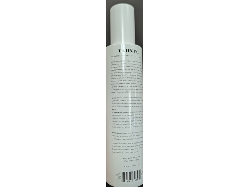 Tahnyc Gentle Everyday Cleanser, 4 fl oz/120 mL.