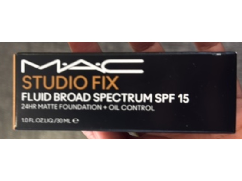 M.A.C Cosmetics Studio Fix Fluid 24H Matte Foundation, SPF 15, C8 Deep Olive, 1 fl oz/30 mL